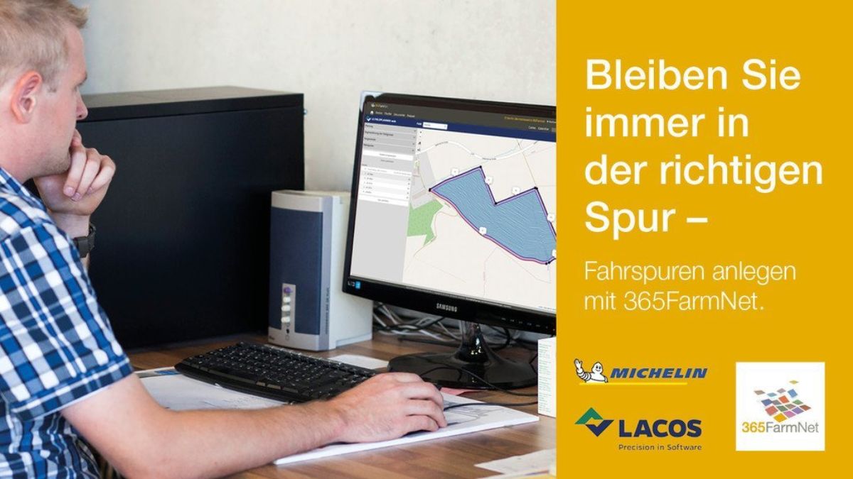 Landwirt arbeitet am PC